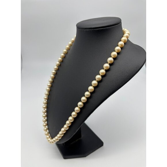 Vintage Marvella Single Strand Cream Faux Pearls with Gold-Tone Clamshell Clasp - Picture 8 of 10